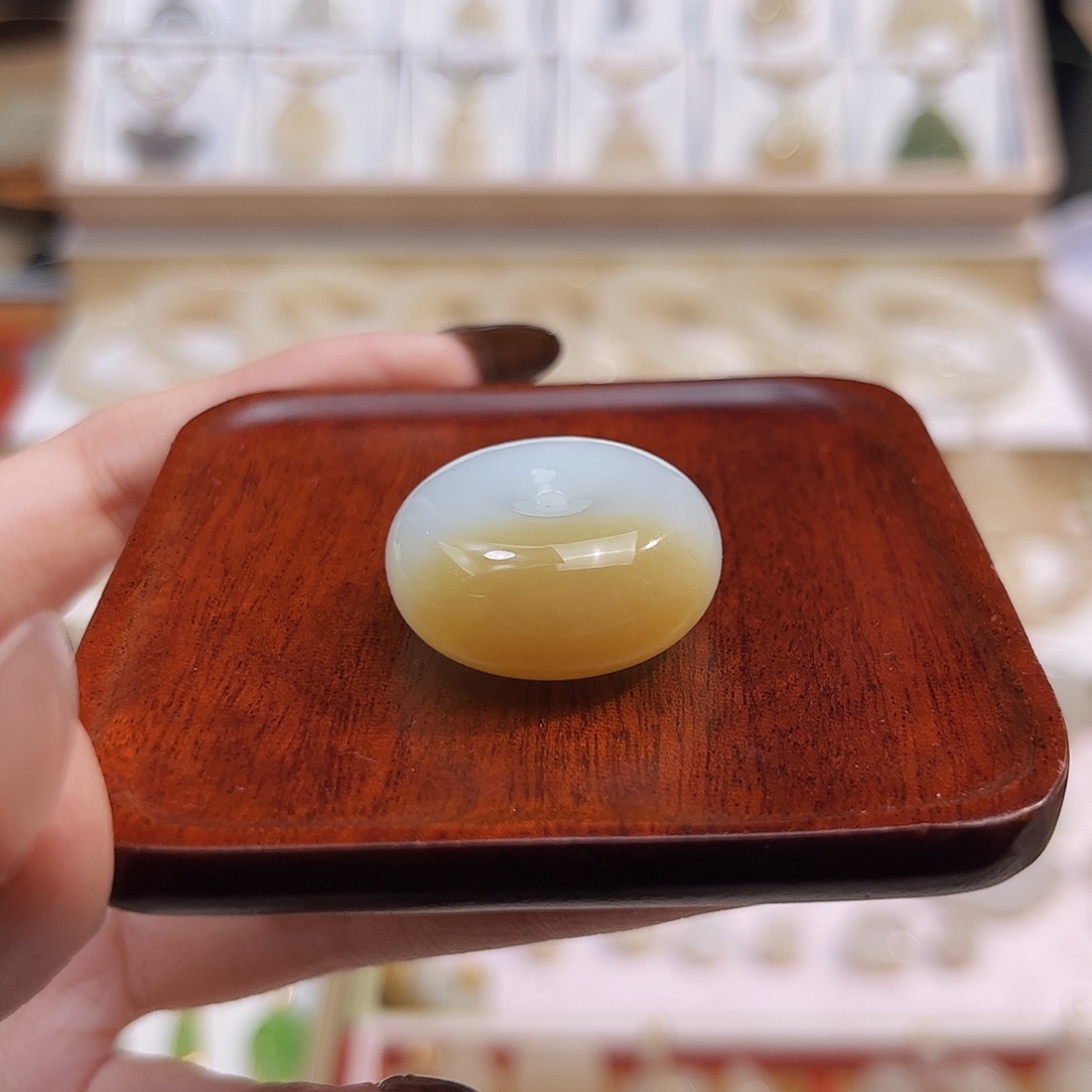 和田玉未镶嵌吊坠(不含链)