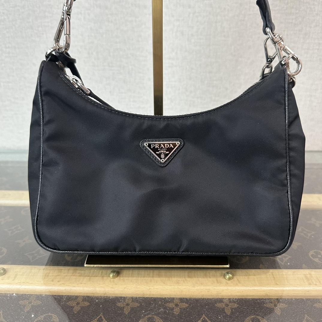 95新 Prada/普拉达 hobo再生尼龙三合一腋下手提单肩斜挎包 16689