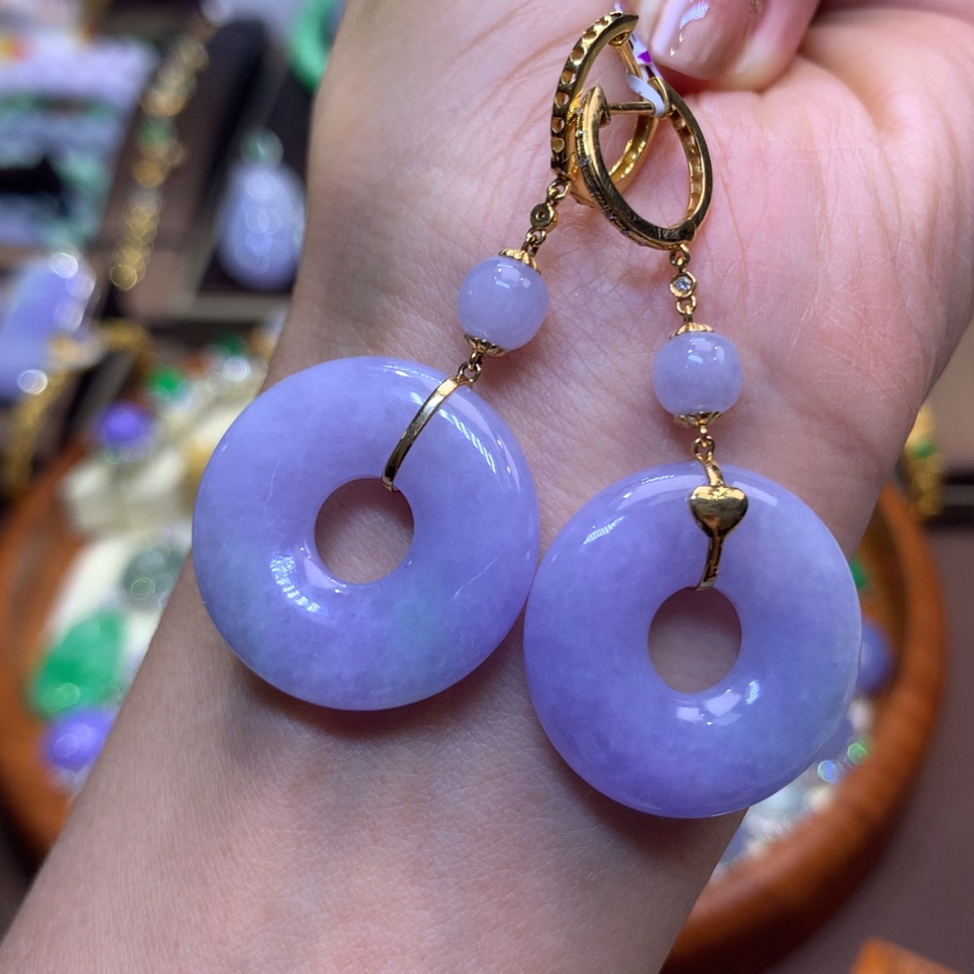 改***烦翡翠18K金镶嵌颈饰