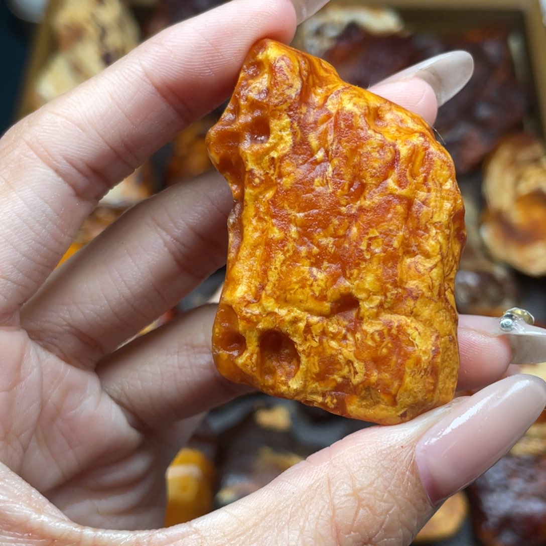 琥珀未镶嵌珠宝奇石