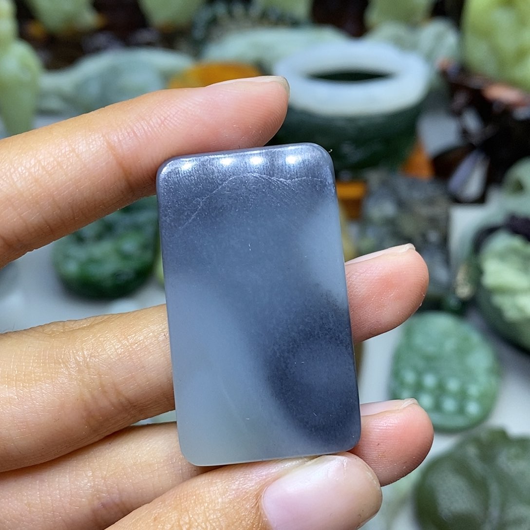 和田玉未镶嵌颈饰玉**心