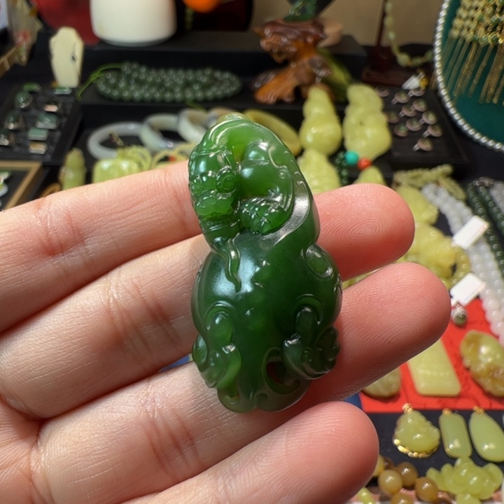 和田玉（碧玉）颈饰未镶嵌