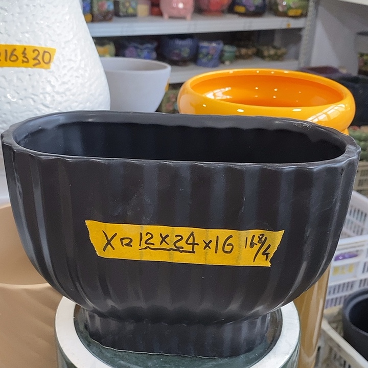 陶盆有孔 瑕疵针孔漏釉介意勿拍外口 12*24外高16