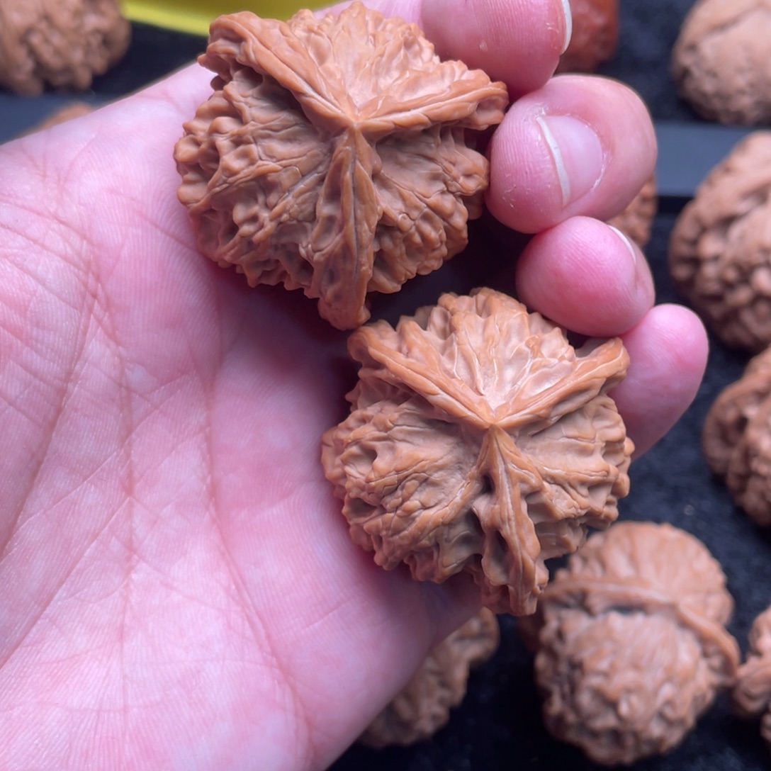 文玩核桃吊坠盘山