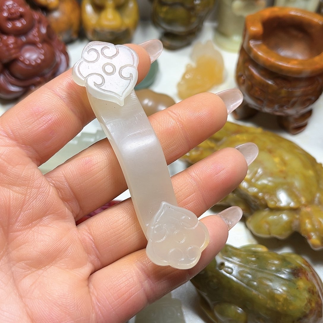 白玉菩提吊坠白玉菩提吊坠