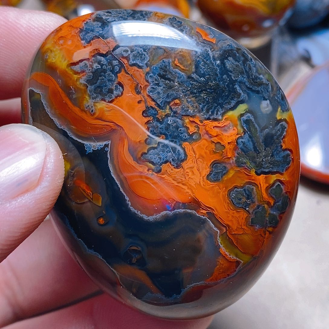 未镶嵌颈饰玛瑙/玉髓一**缘