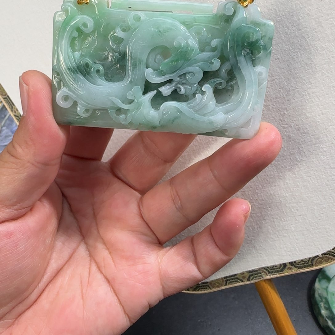 翡翠颈饰未镶嵌仿古