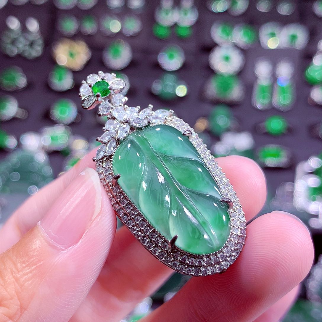 翡翠未镶嵌颈饰天然