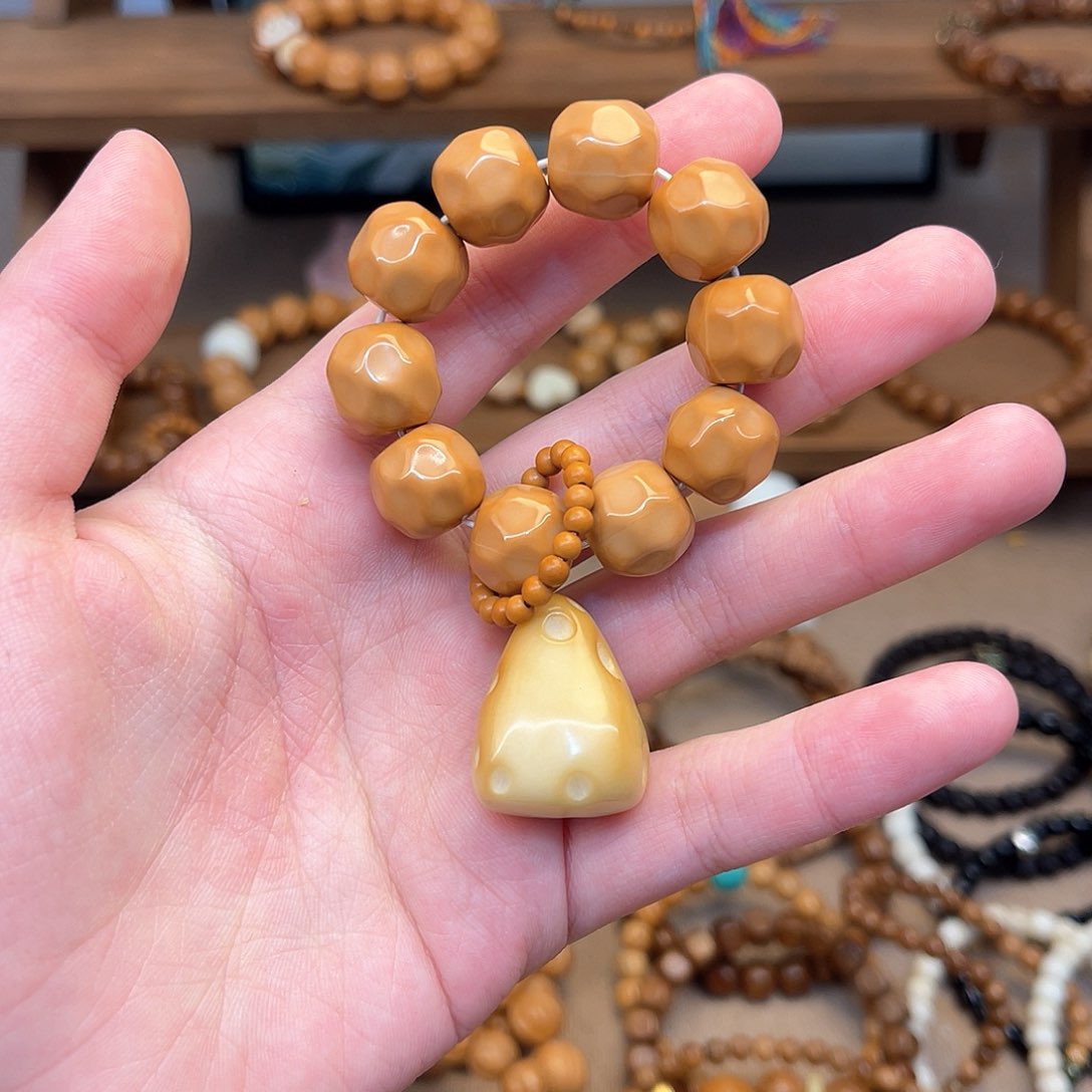 库克吊坠寒*霜手捻搭配奶酪