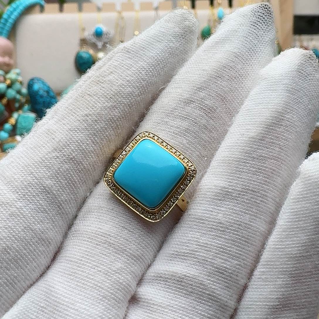 绿松石配饰18K金镶嵌美**?