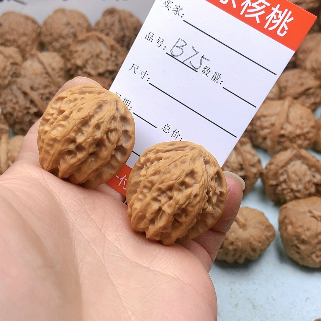 文玩核桃吊坠75号刘老四34尺