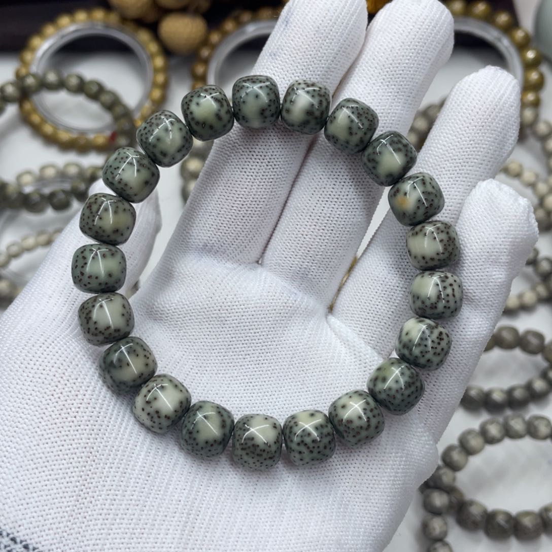 星月菩提手串沈****司11mm 双留白