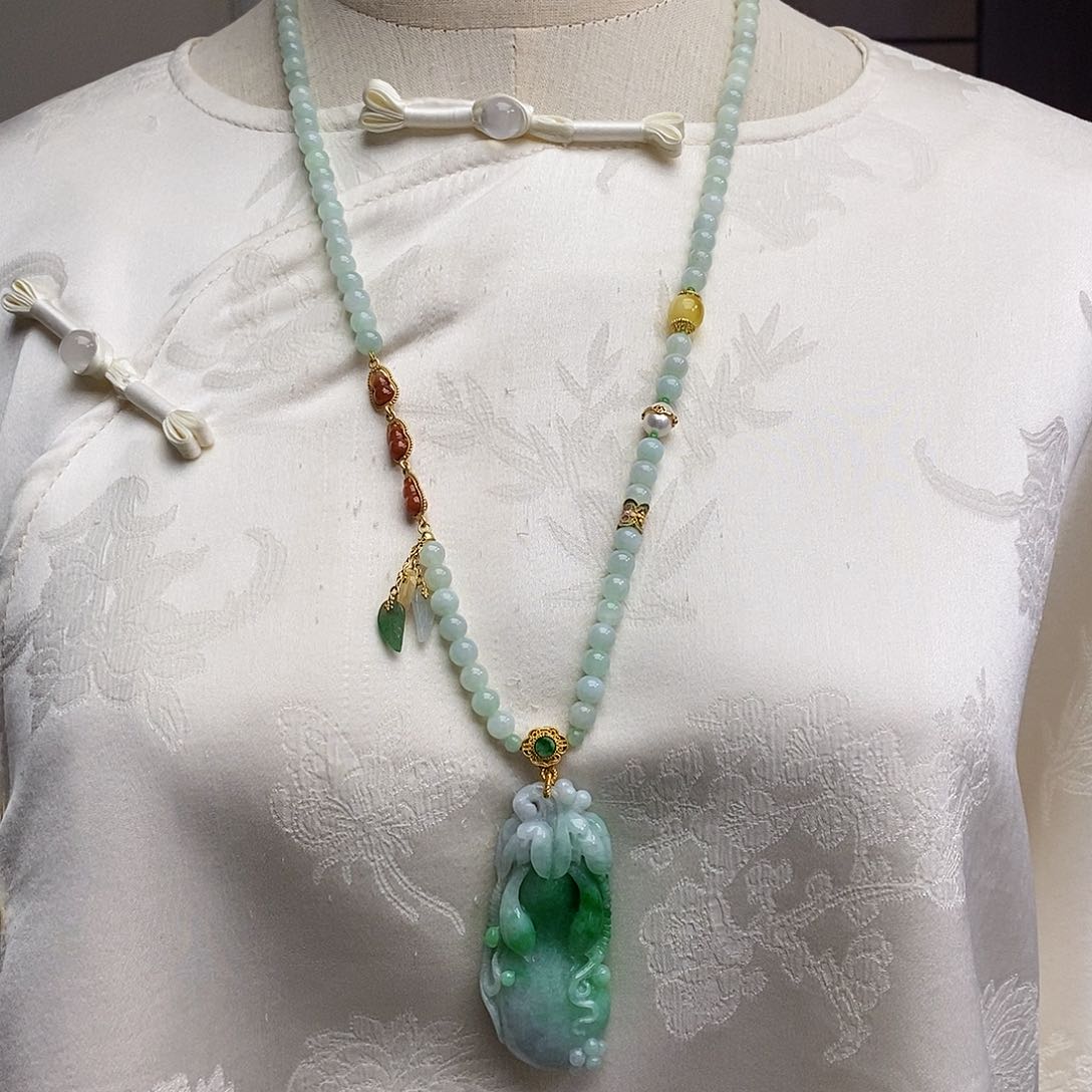 翡翠颈饰未镶嵌天然