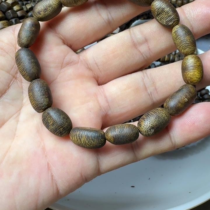 沉香手串鸿*乌身手串5克