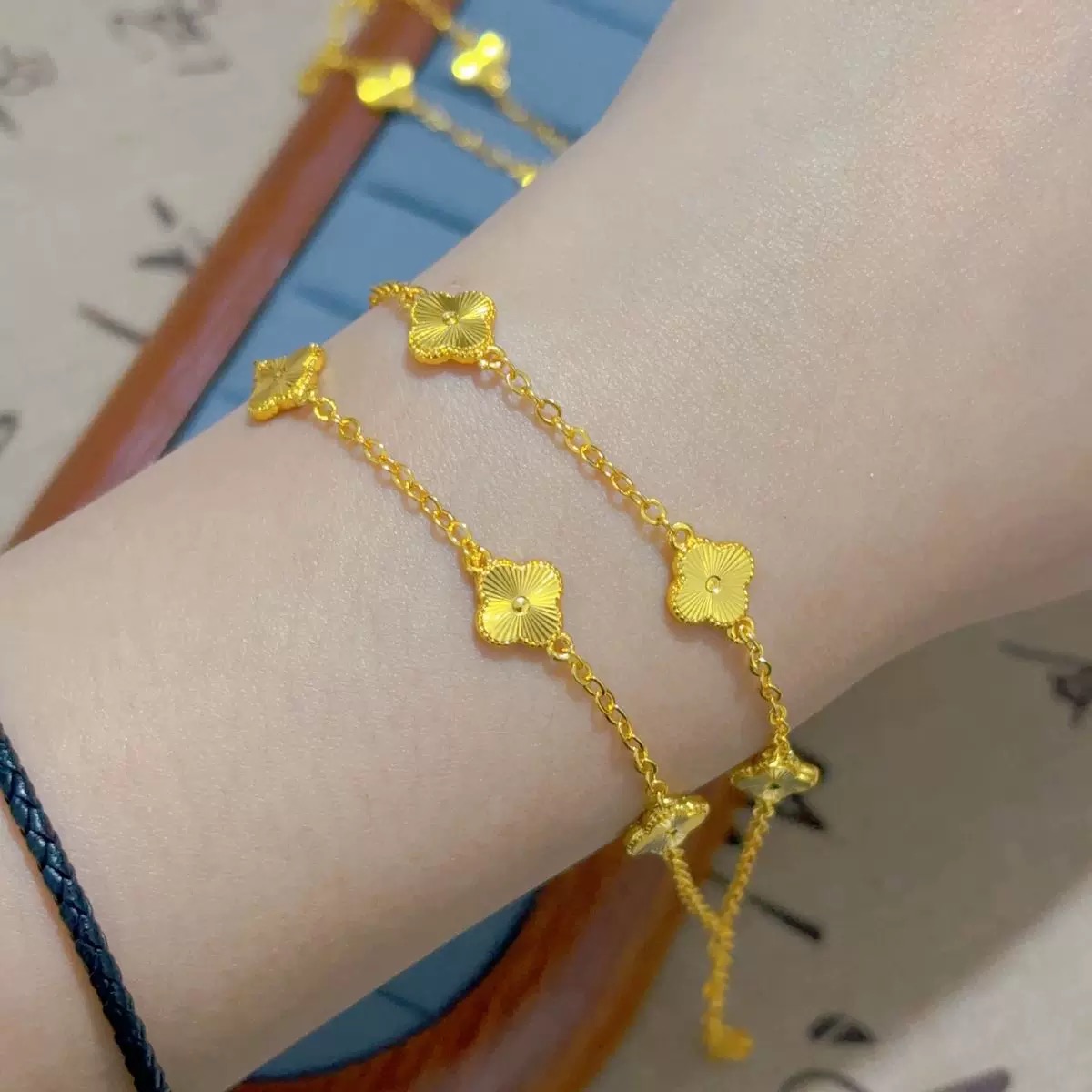 铜合金手链 四叶草手链气质轻奢精致时尚饰品