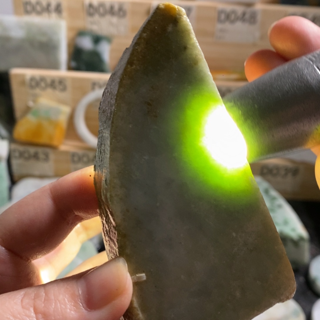 颈饰未镶嵌翡翠天然翡翠