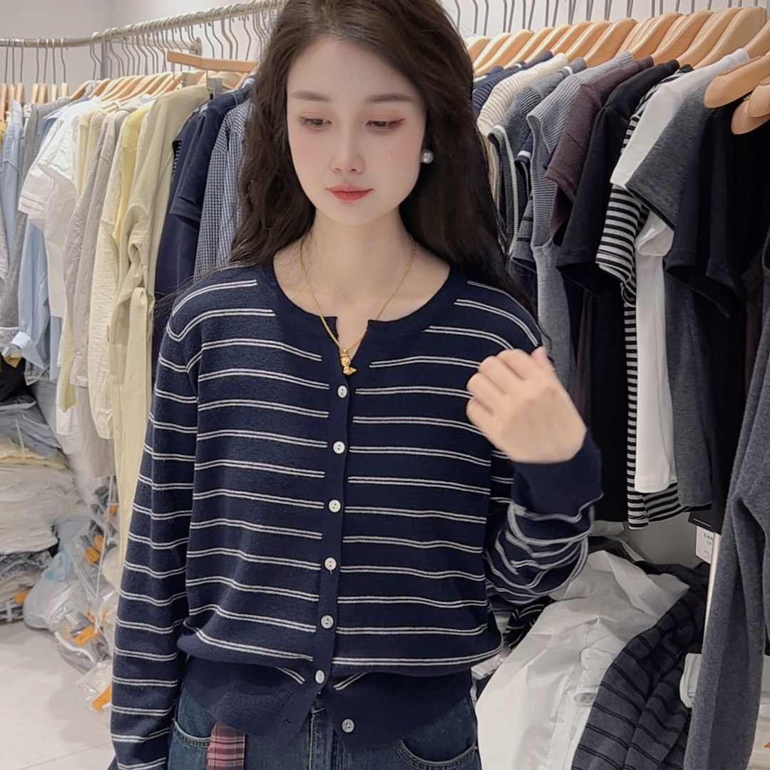 芬芬精选 2025秋季圆领开衫针25110