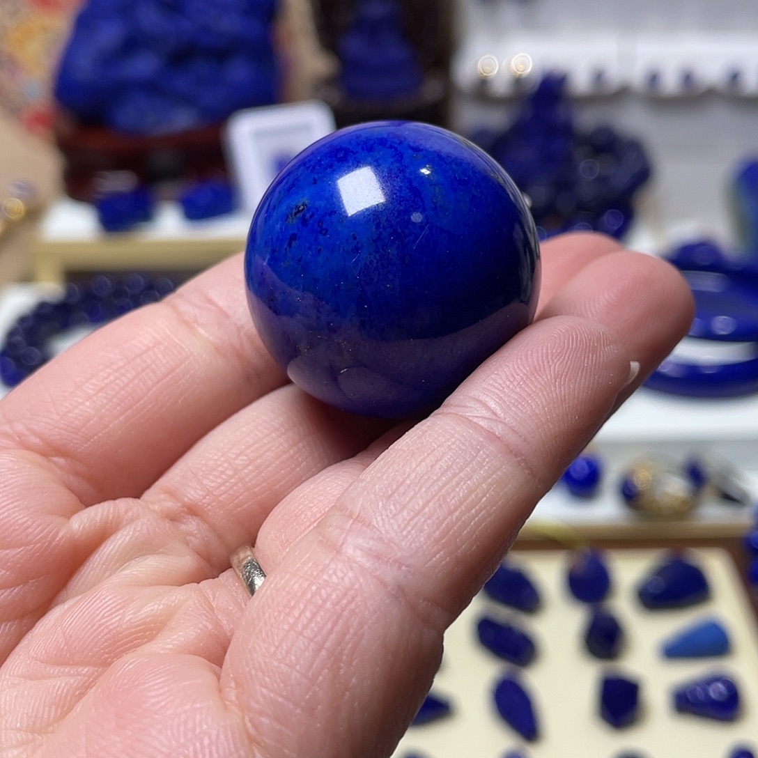 銭***有青金石未镶嵌30.9mm单珠无纹无裂 未打孔