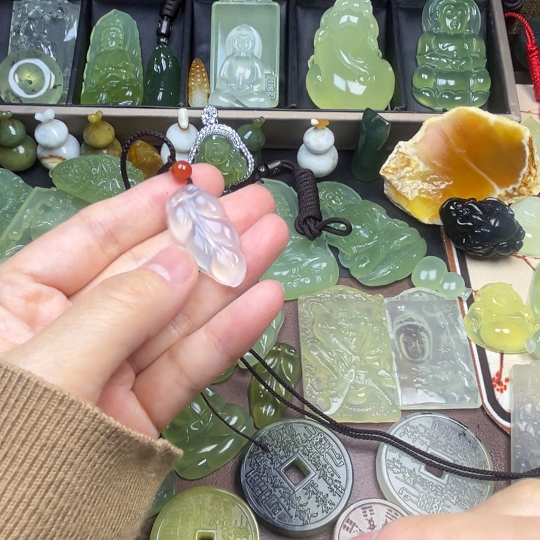 蛇纹石玉未镶嵌吊坠(不含链)