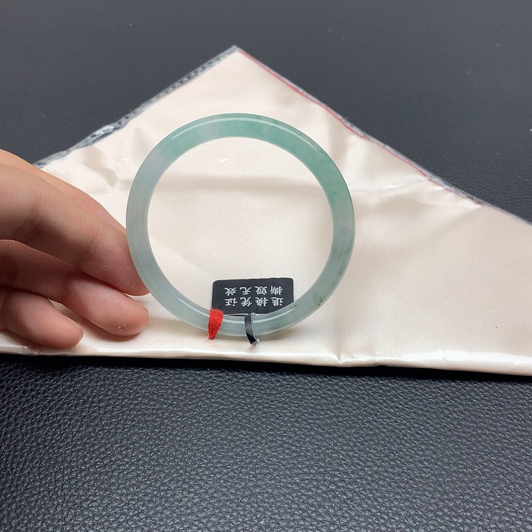 翡翠未镶嵌手镯52