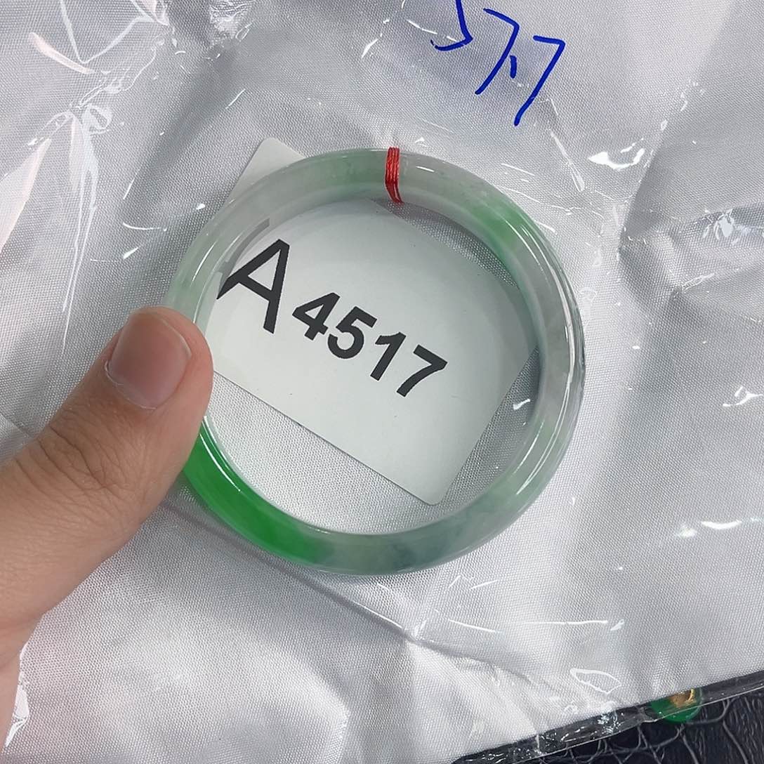 翡翠手镯未镶嵌多样性