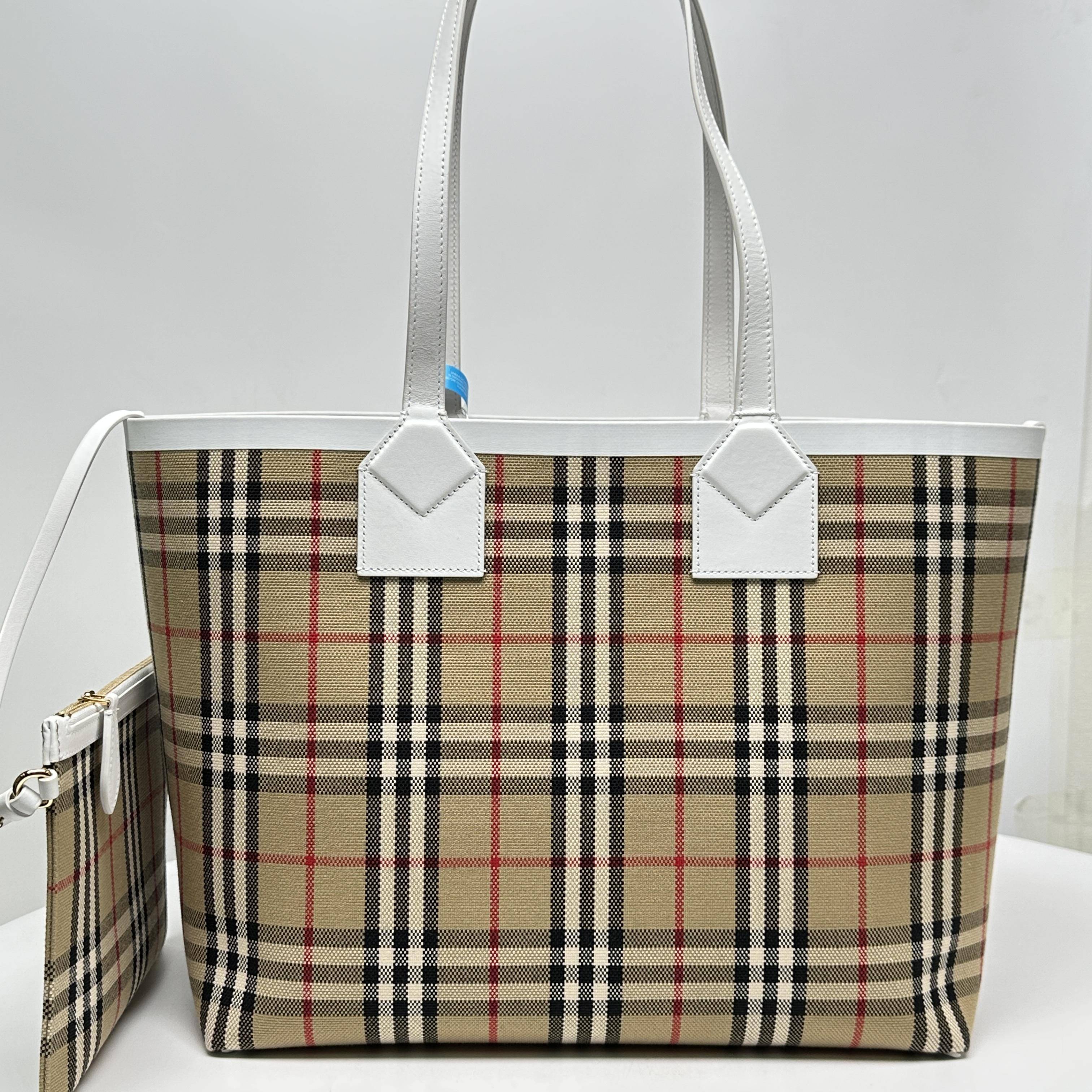 胖虎佳佳/博柏利/95新/公价0/箱包/斜挎包/312501260062