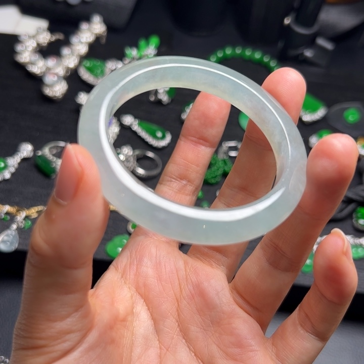 未镶嵌手镯翡翠天然缅甸翡翠手镯