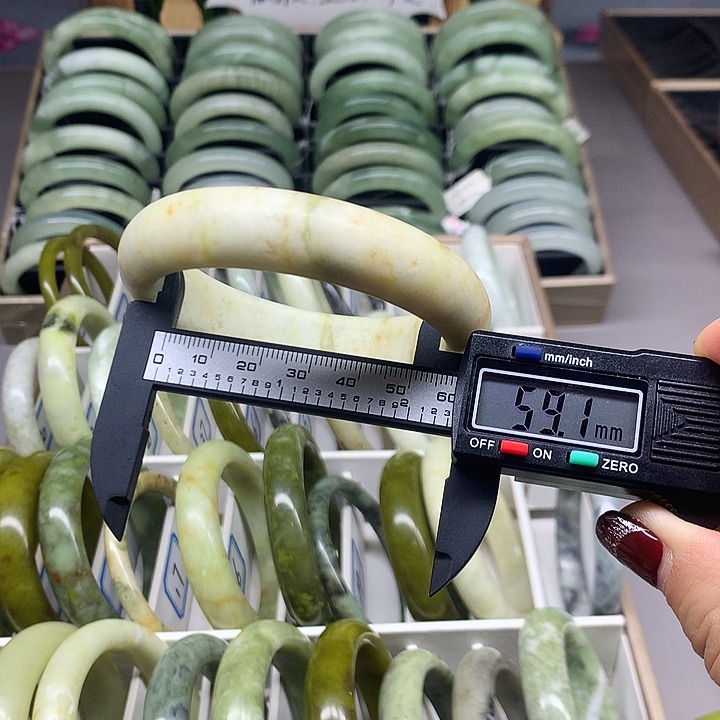 未镶嵌蛇纹石玉手镯33