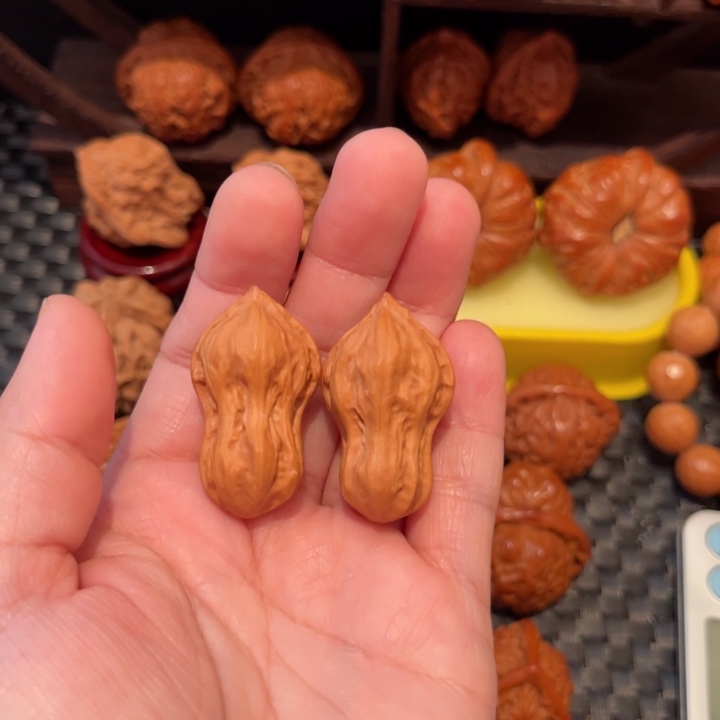 文玩核桃吊坠E****玉花生