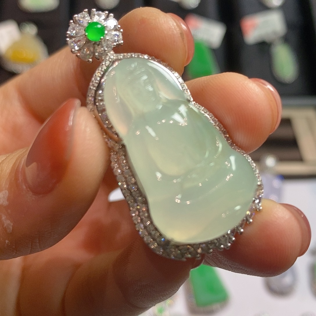 翡翠颈饰银S925镶嵌天然翡翠