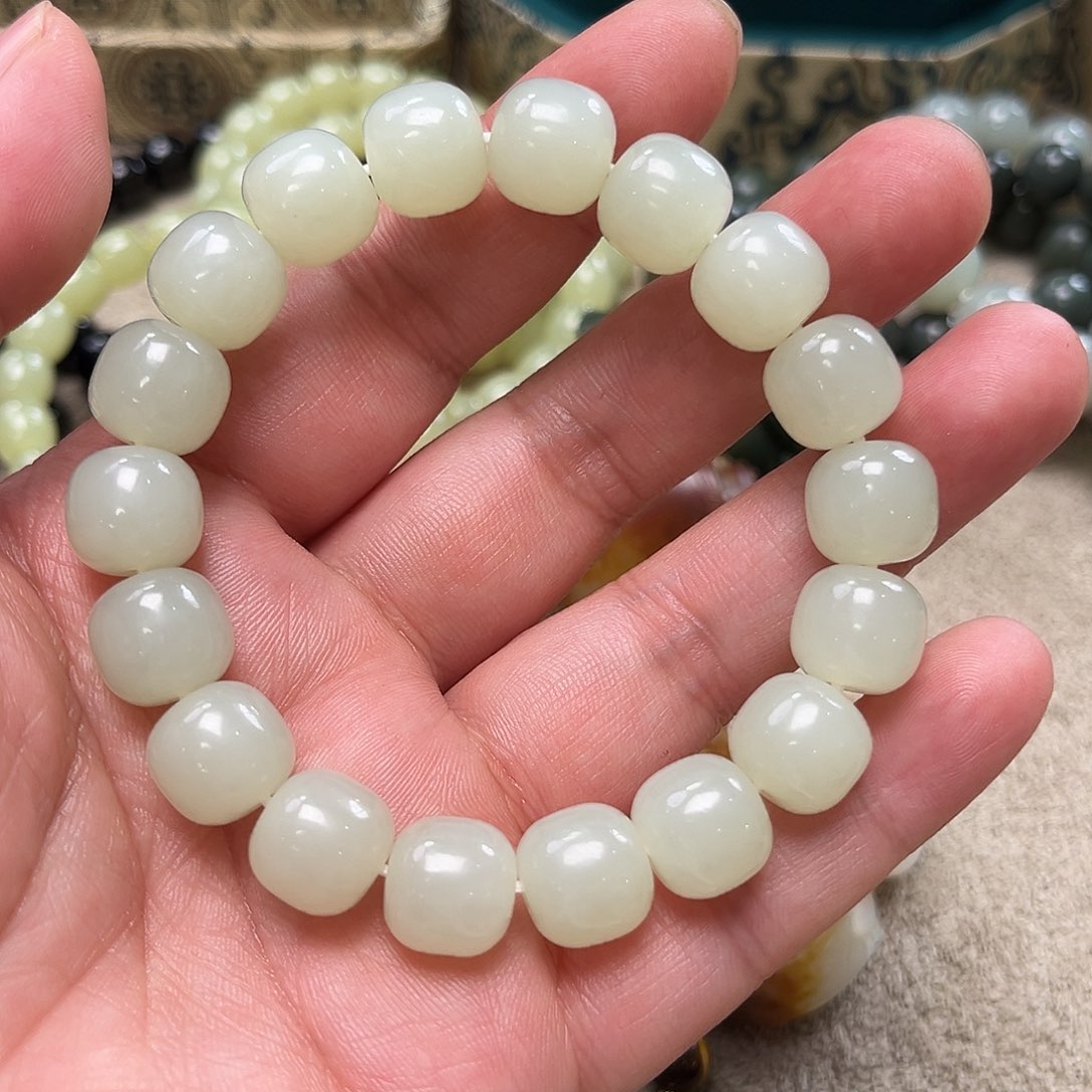 南红玛瑙合金颈饰