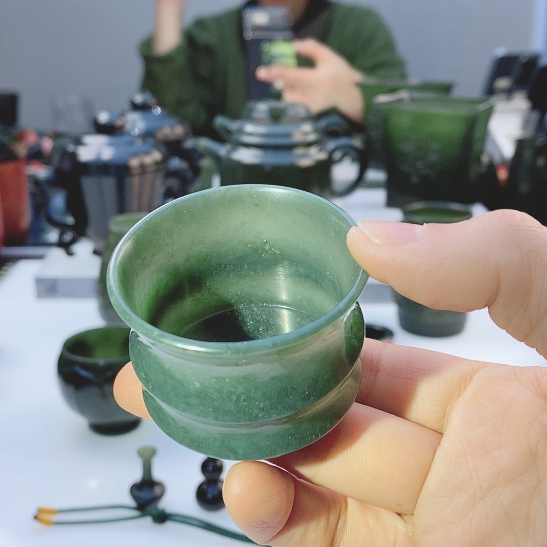 和田玉（青玉）把件未镶嵌微瑕