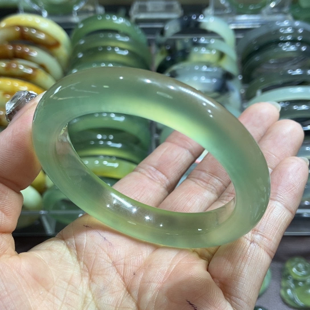 蛇纹石玉手镯未镶嵌56