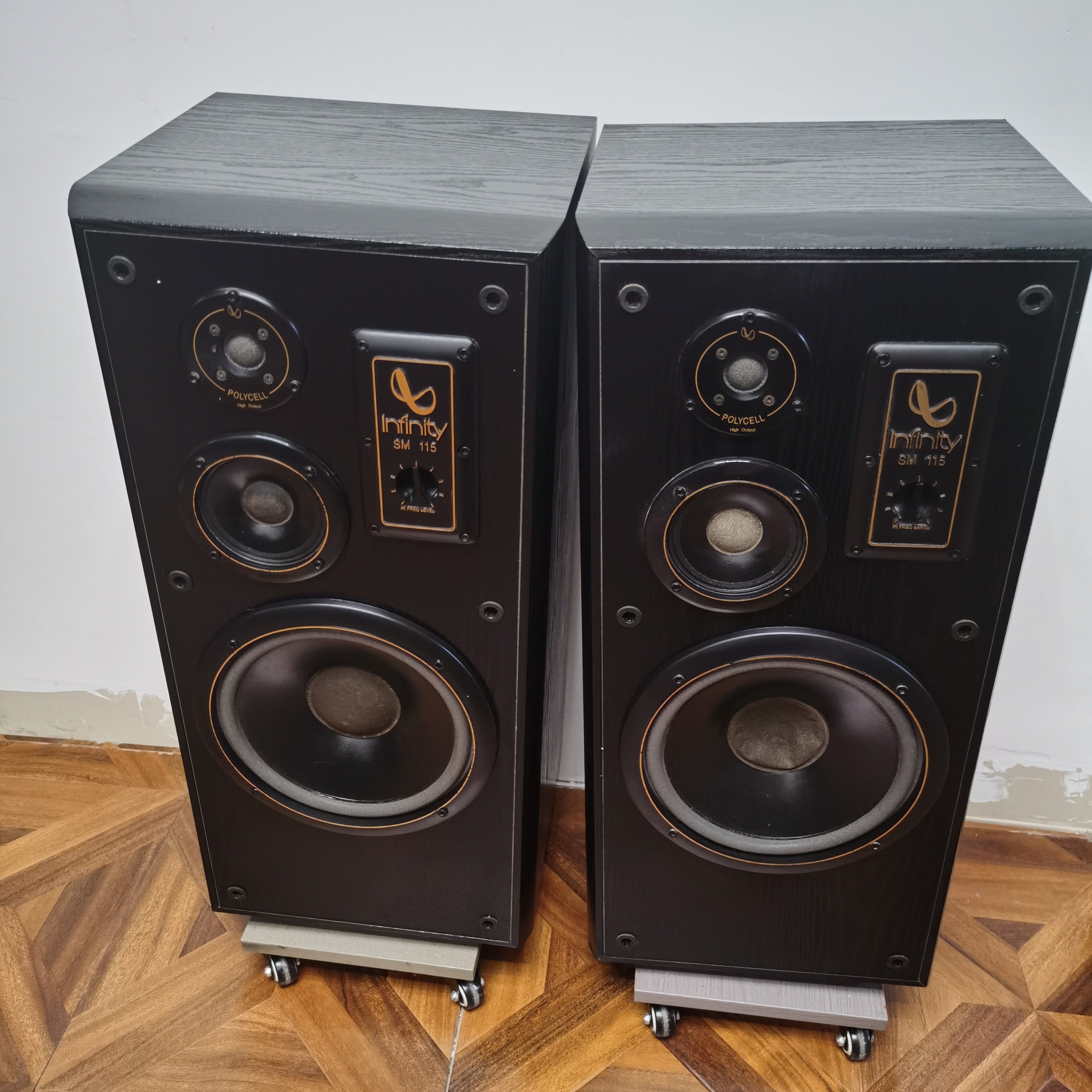 8新 INFINITY/燕飞利仕 二手燕飞利仕115落地箱，运费自理