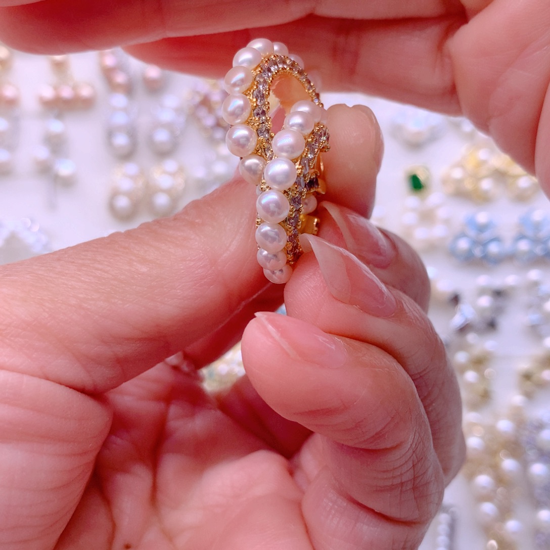 合金耳饰淡水珍珠