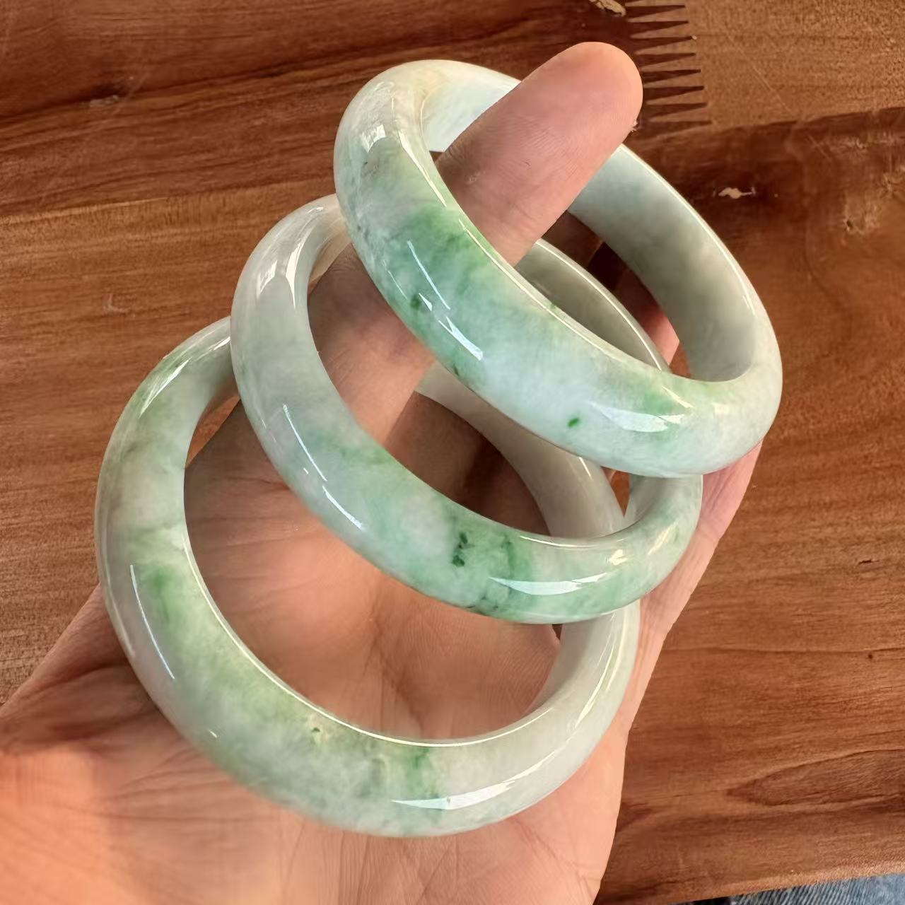 天然a货翡翠飘花手镯 —多样性发一