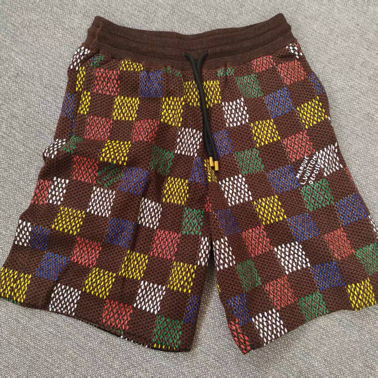 99新 LouisVuitton/路易威登 潮流彩色棋盘格短裤  113