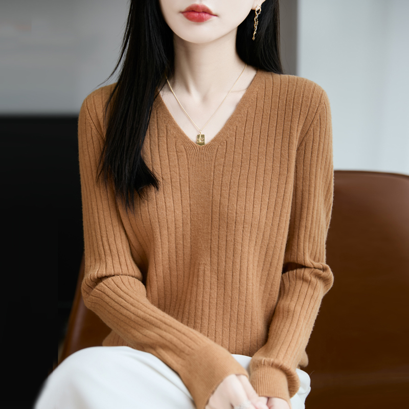 【一线成衣】V领女时尚毛针织衫显瘦套头衫纯色长袖秋冬毛衣