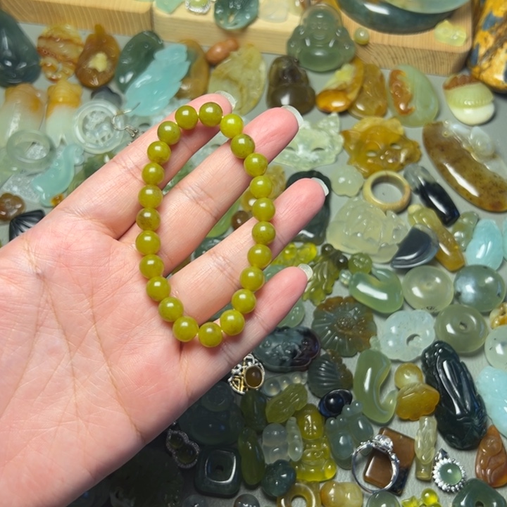 未镶嵌蛇纹石玉吊坠