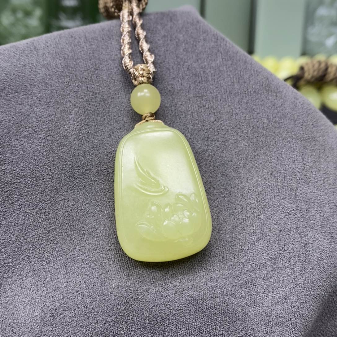 和田玉（黄玉）颈饰未镶嵌