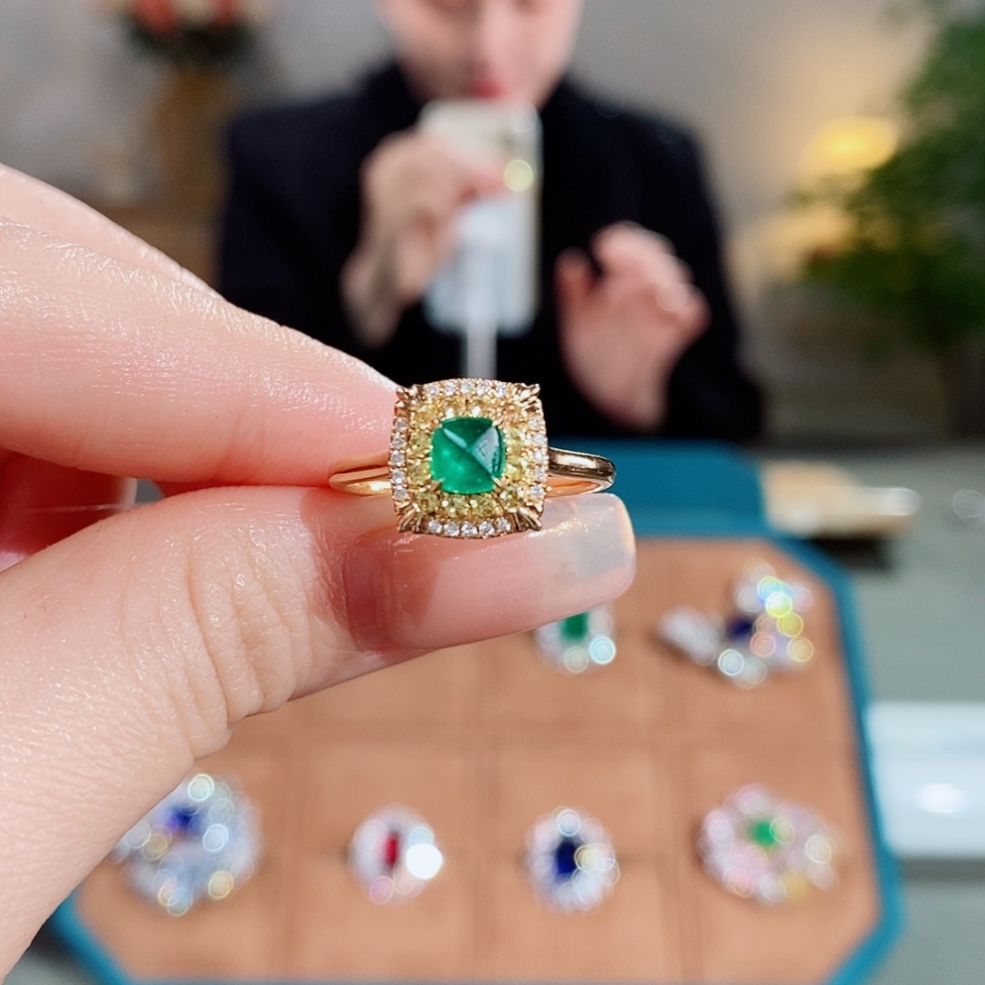 祖母绿戒指18K金镶嵌0.51ct