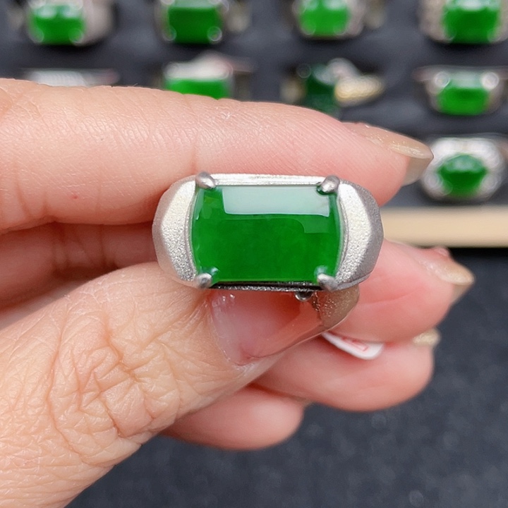 翡翠戒指银S925镶嵌没运费险编号1884