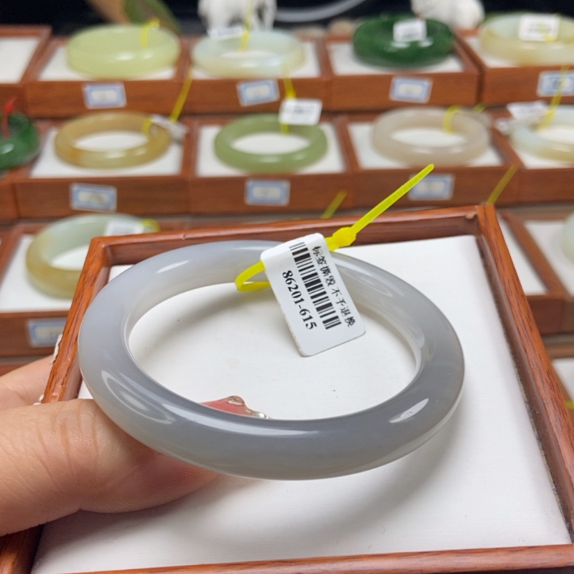 【闪购商品】和田玉手镯未镶嵌55.5