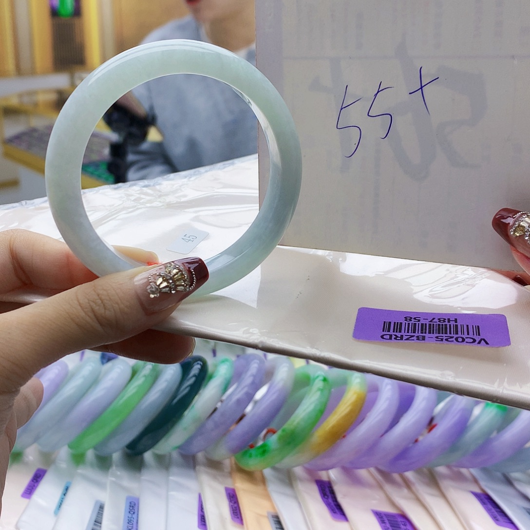 翡翠未镶嵌手镯bbh