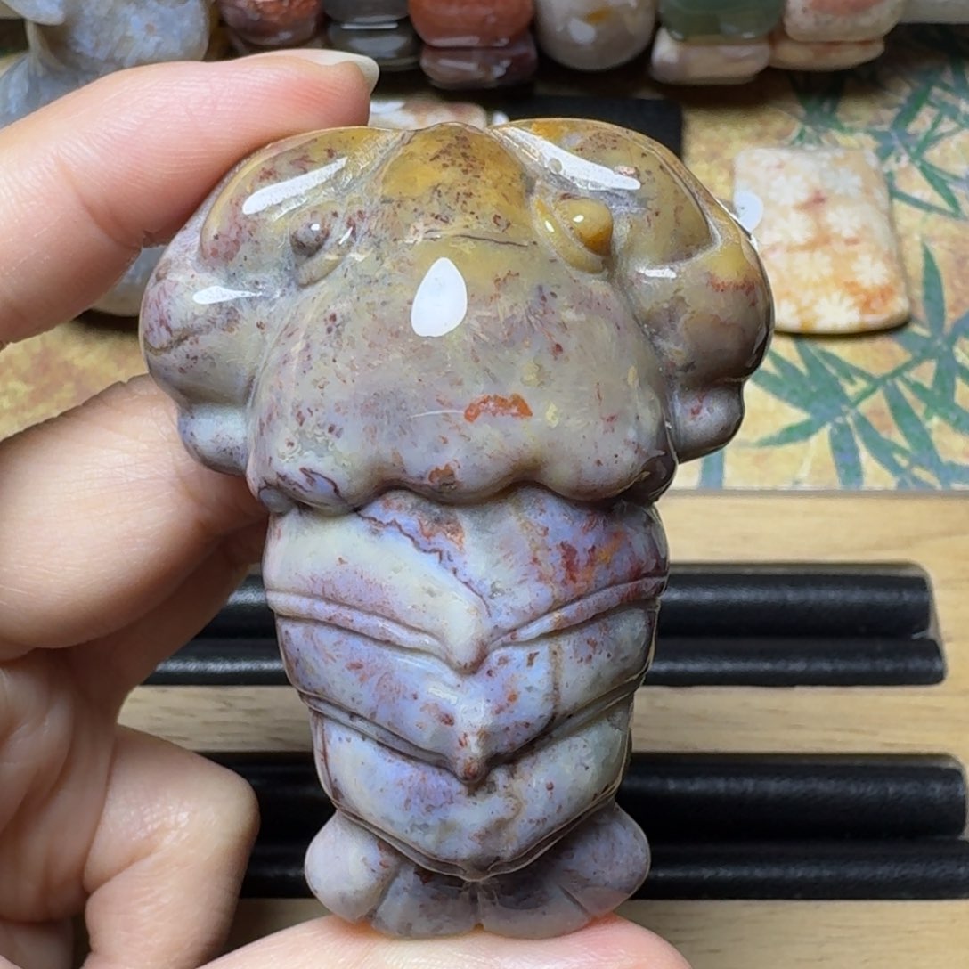 硅化玉未镶嵌大龙虾，彩色大花可盘