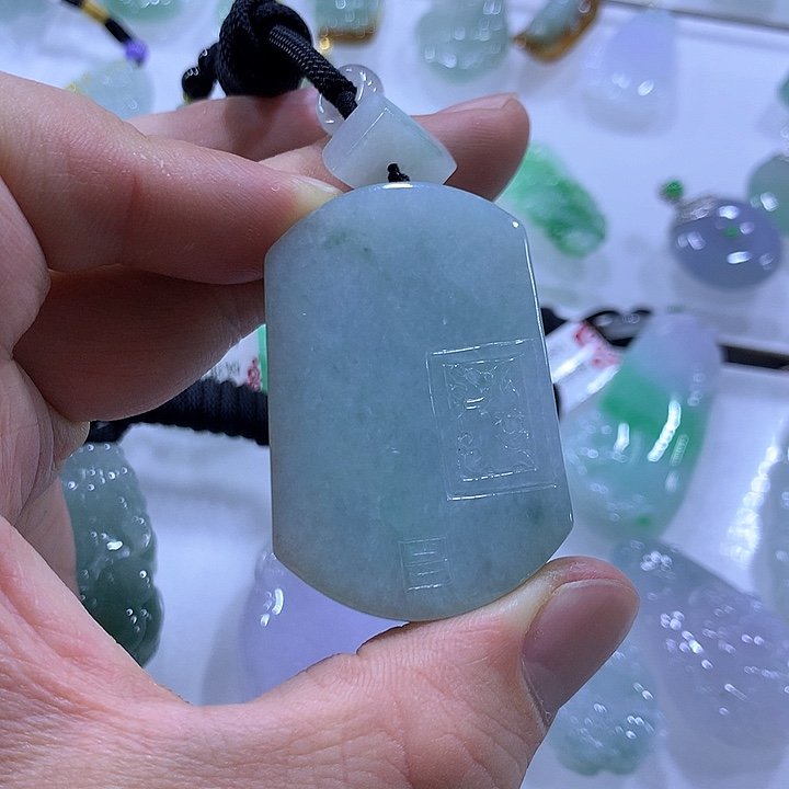翡翠颈饰未镶嵌天然翡翠A货吊坠