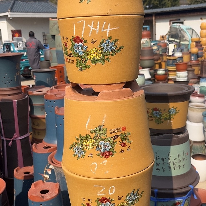 紫砂紫砂花盆和小