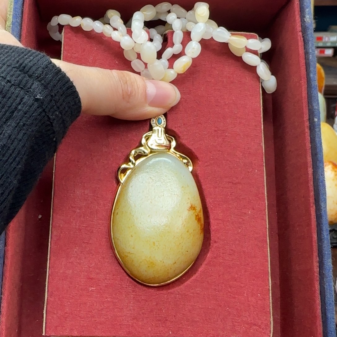 和田玉未镶嵌挂件