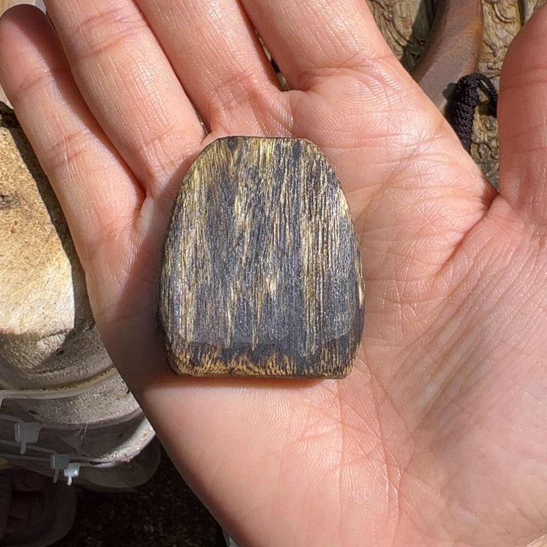 沉香吊坠绿棋楠吊坠8.6克