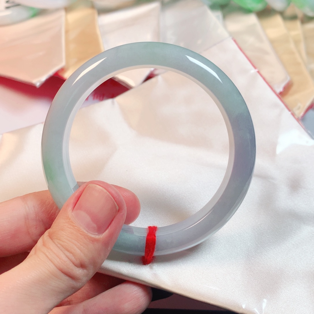 翡翠手镯未镶嵌翡翠手镯1414